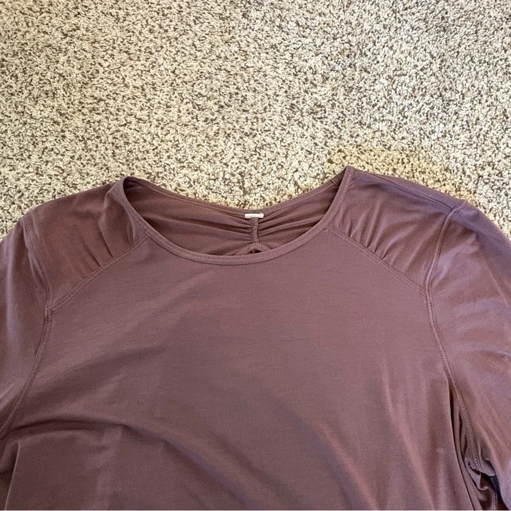 Lululemon Timeless Twist Long Sleeve
Antique Bark - Picture 4 of 8